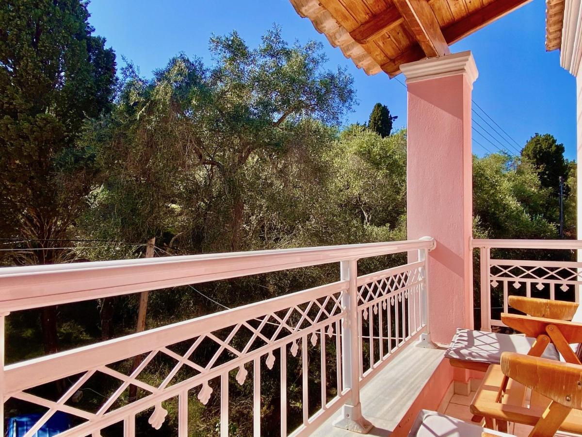 Seafront Villa Ourania Mesongí Exterior photo