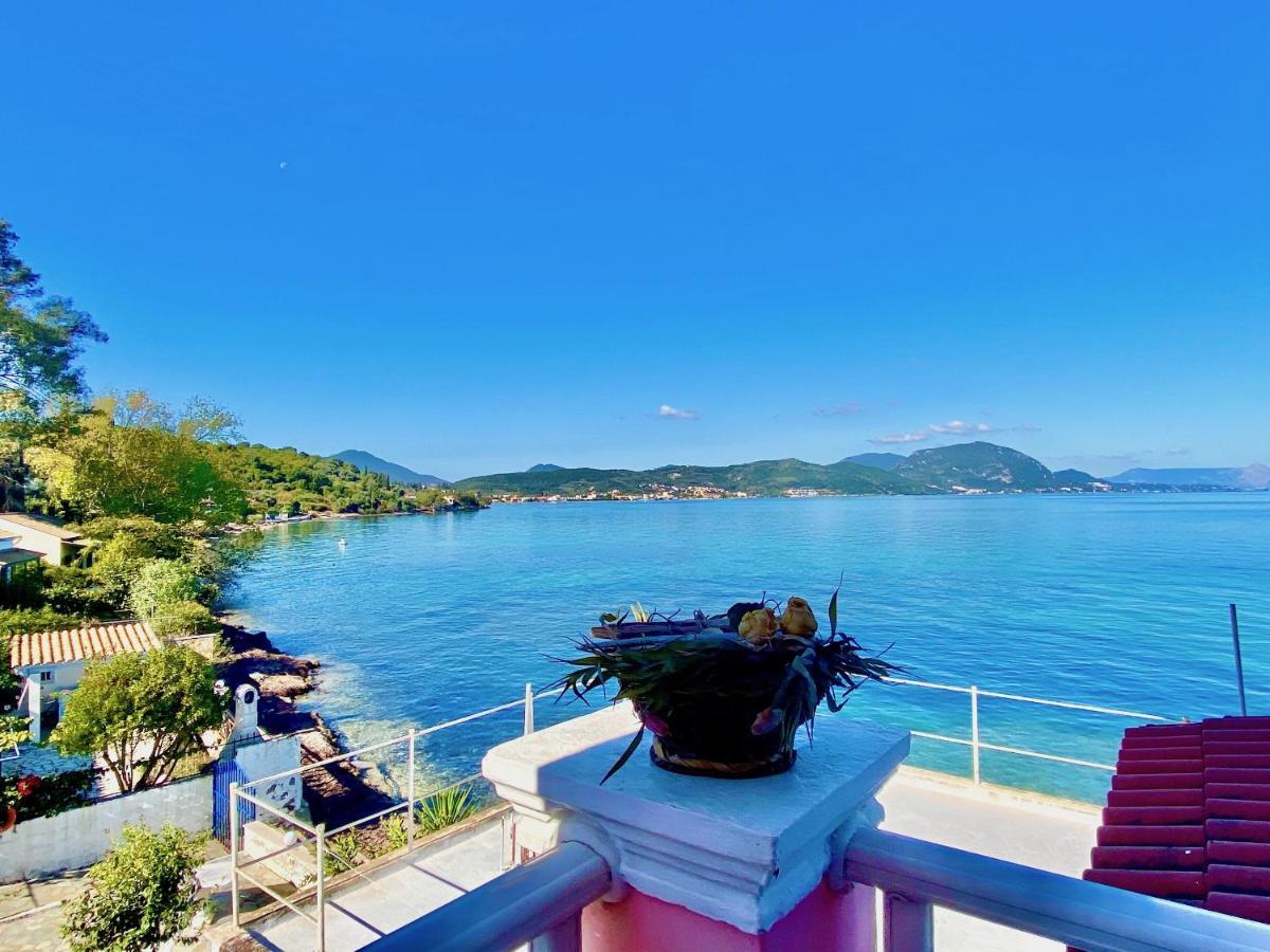 Seafront Villa Ourania Mesongí Exterior photo
